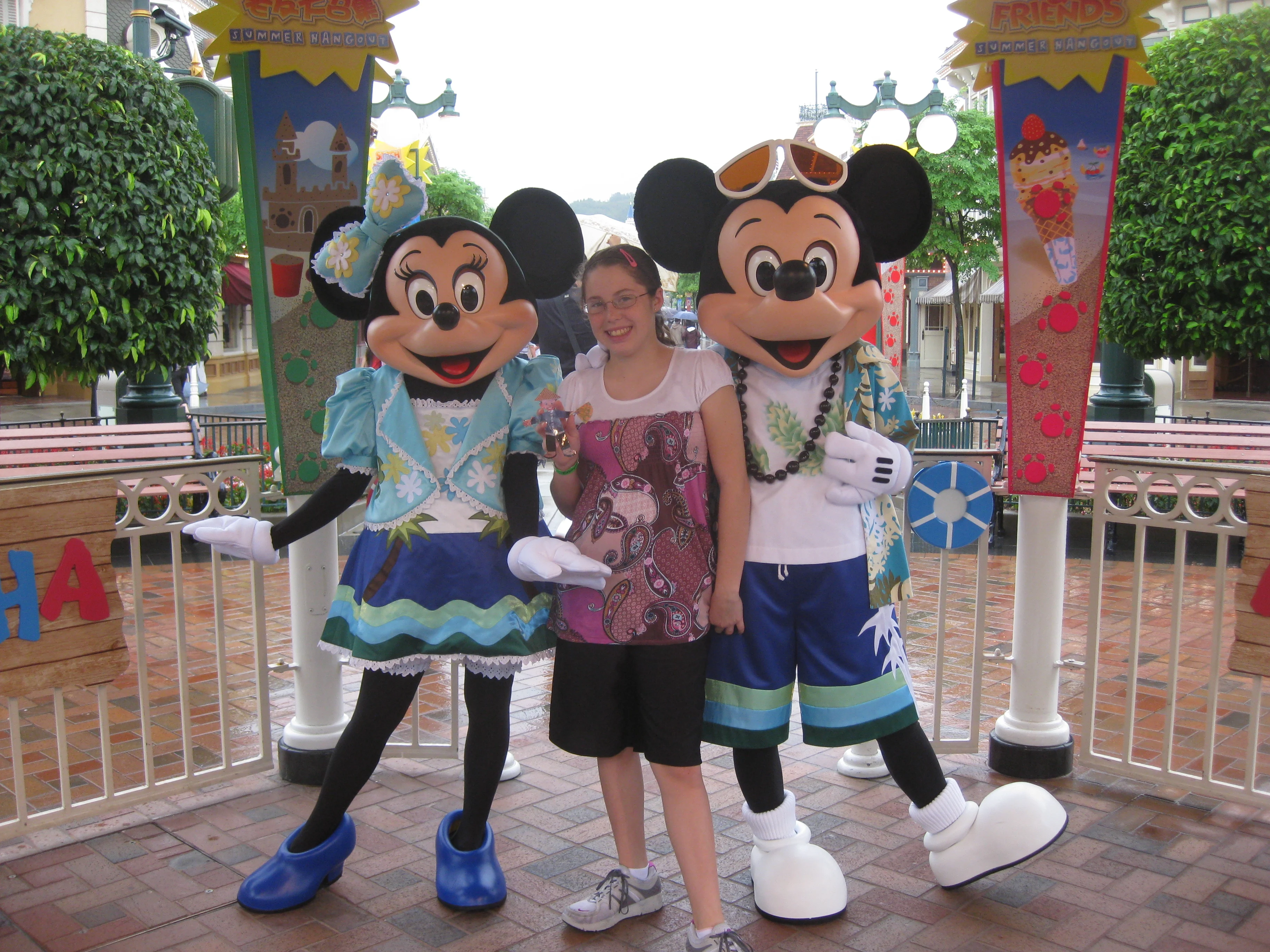 Mickey and Minnie hkdl 2010 (9)