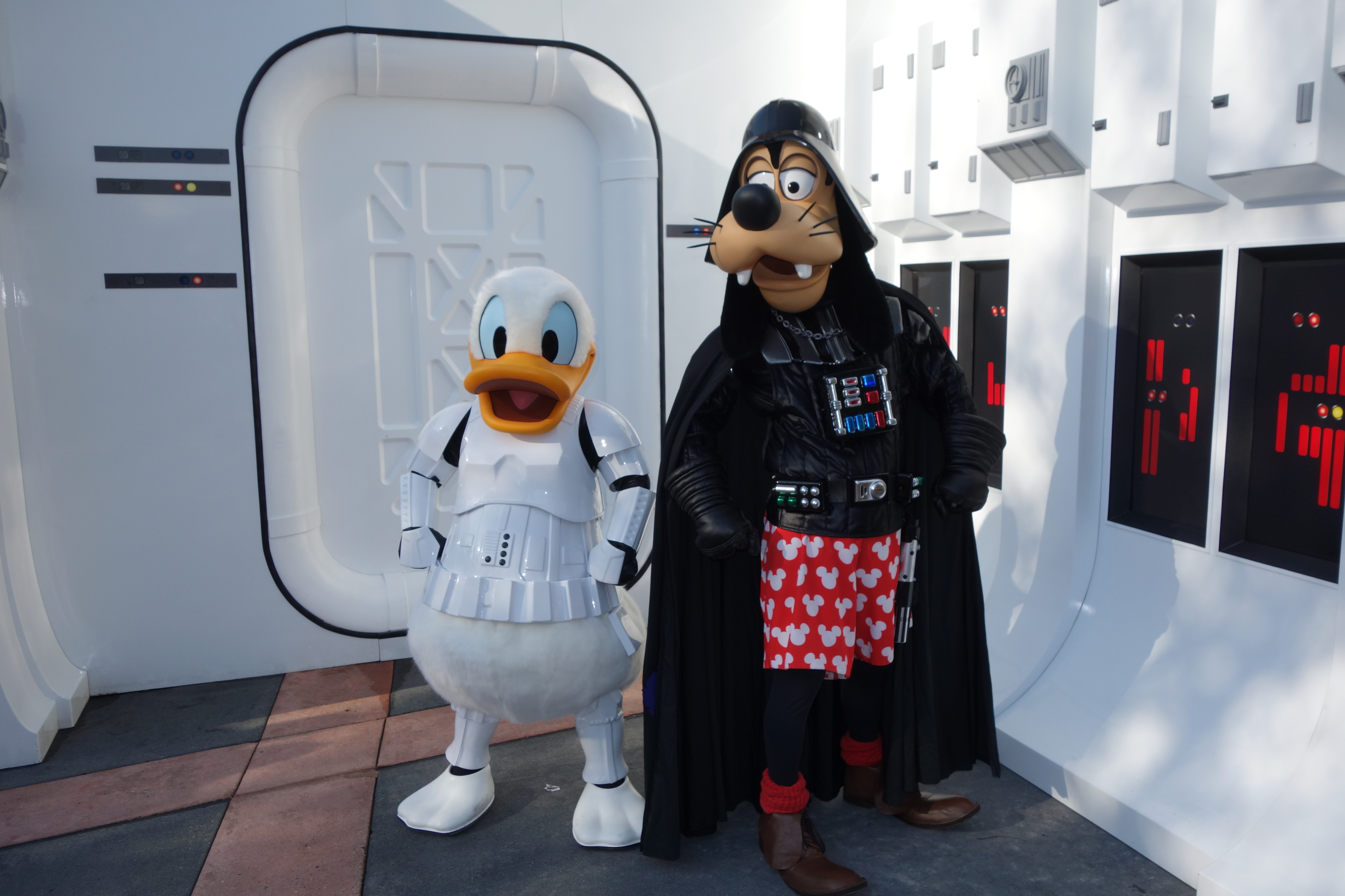 darth-goofy-and-stormtrooper-donald-star