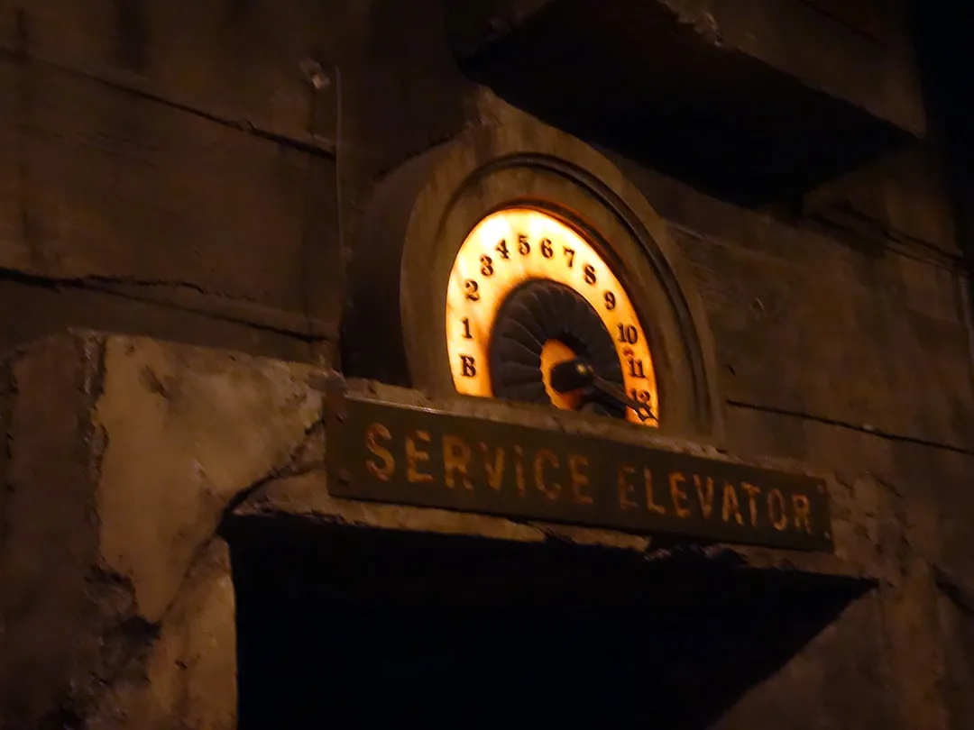 Tower of Terror Hollywood Studios Walt Disney World Kenny the Pirate (7)