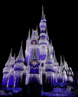 magic-kingdom-christmas-2016-7