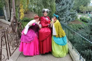 Disneyland Paris, Characters, Lady Tremaine, Anastasia, Drizella, Meet and Greet