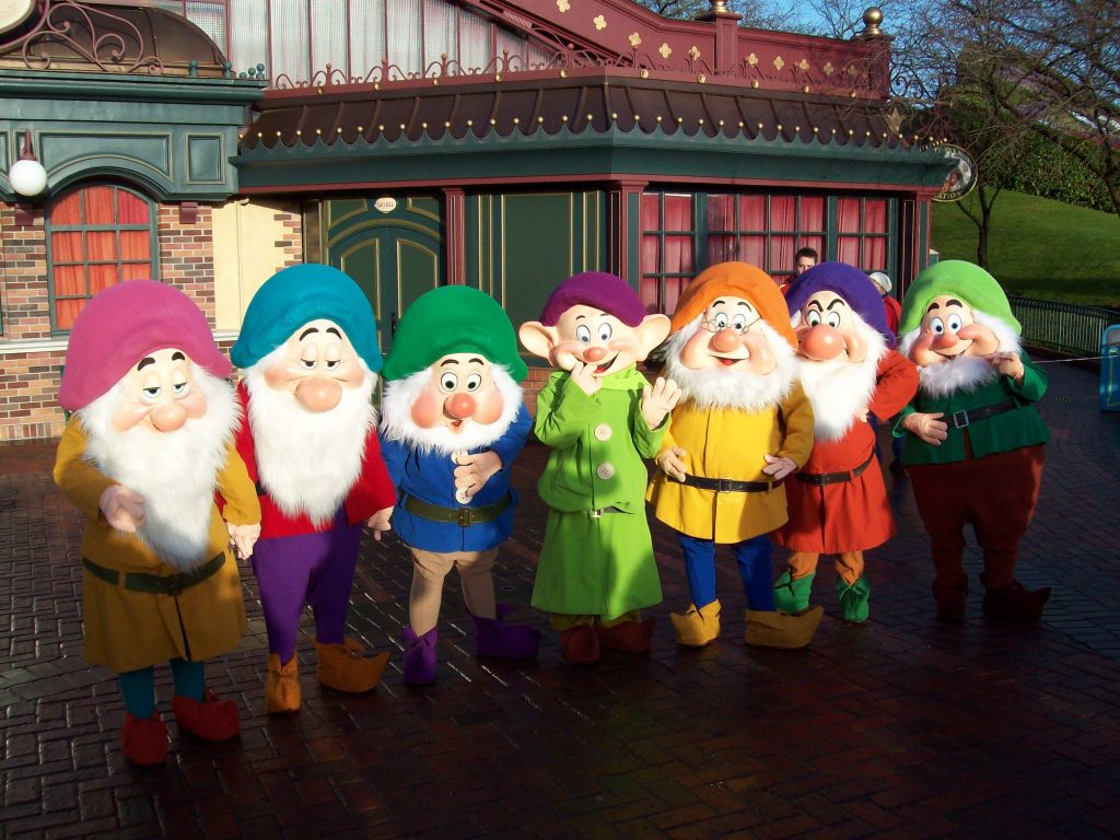 Worldwide Wednesday: Seven Dwarfs meet and greet - KennythePirate.com