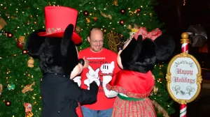 Walt Disney World Animal Kingdom Lodge Jambo House Christmas Characters Mickey and Minnie (6)