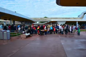 Walt Disney World, Epcot, rope drop