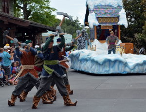 Anna and Elsa's Royal Welcome Parade featuring Kristoff at Hollwood Studios in Disney World