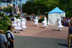 Frozen parade with anna and elsa at Hollywood Studios