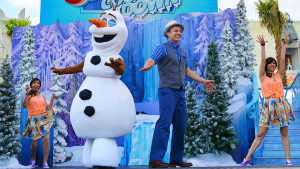 Olaf Summer Cooldown at Disney's Hollywood Studios in Walt Disney World #coolestsummerever #frozenfun