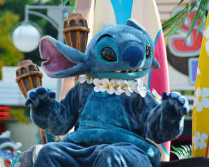 Stars n Cars Meet and Greet Disneyland Paris Disney Studios Paris Stitch