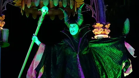 Hocus Pocus Villain Spelltacular at Mickey's Not So Scary Halloween Party 2015 (18)