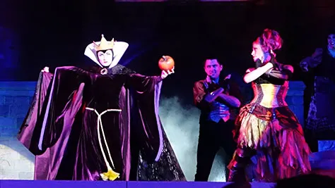 Hocus Pocus Villain Spelltacular at Mickey's Not So Scary Halloween Party 2015 (19)