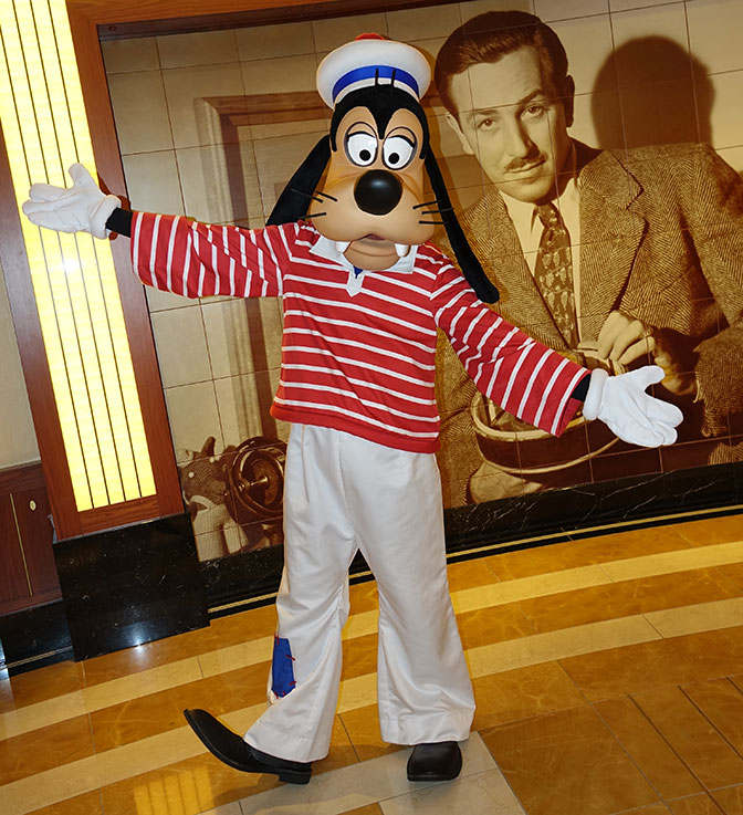 Characters on board the Disney Fantasy - KennythePirate.com