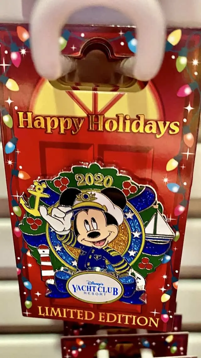 2020 Disney resort holiday pin