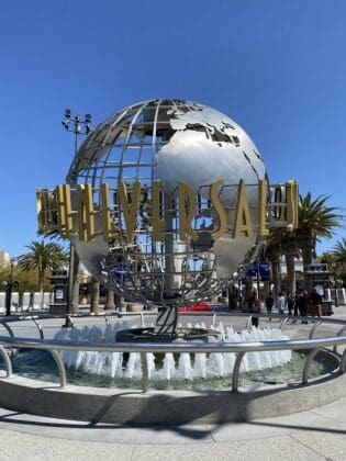 Large Fire Reported at Universal Studios - KennythePirate.com