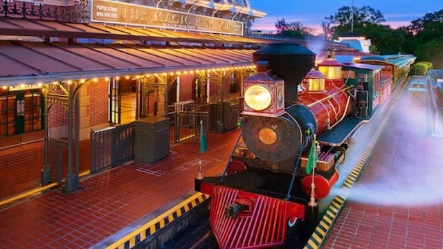 Full Ride on the Magic Kingdom Train With New Narration and Tron View -  Walt Disney World Railroad 