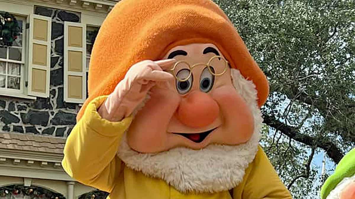 Disney Fans Shocked To Discover Seven Dwarfs Don't Sing 'It's Off