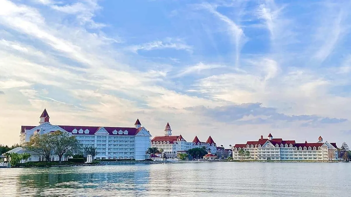 Disney's 1900 Park Fare Restaurant Reopens With New Dining Offerings