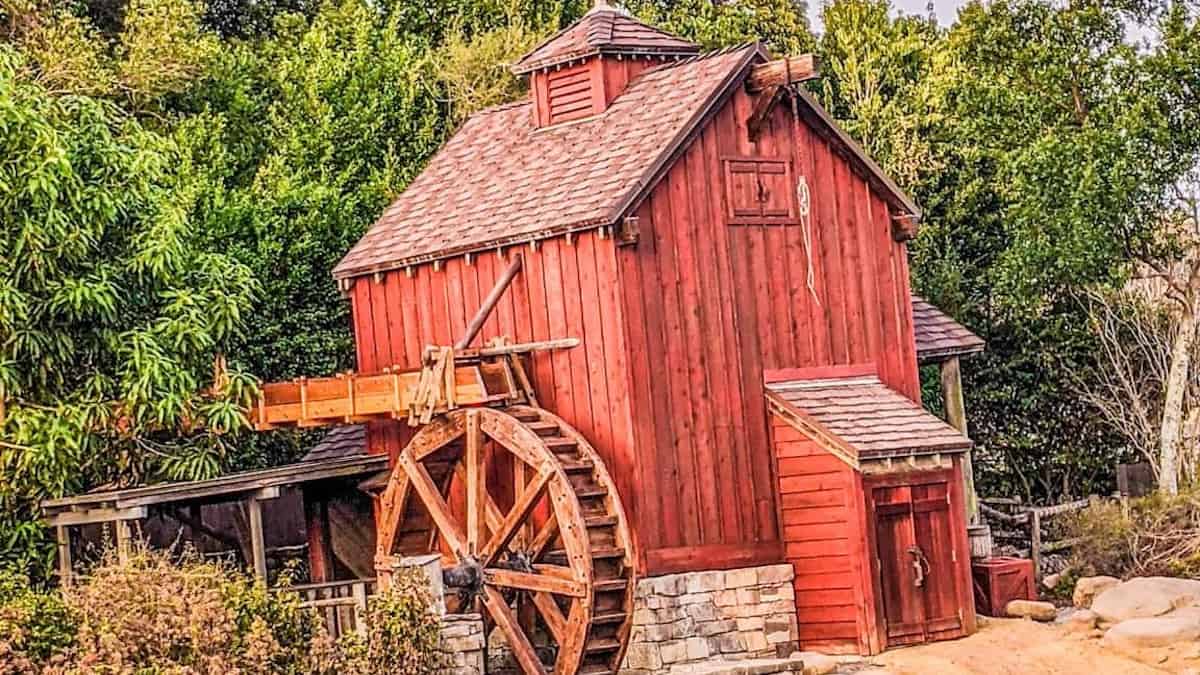 The Frontierland Shootin’ Arcade Will Close for a New Experience