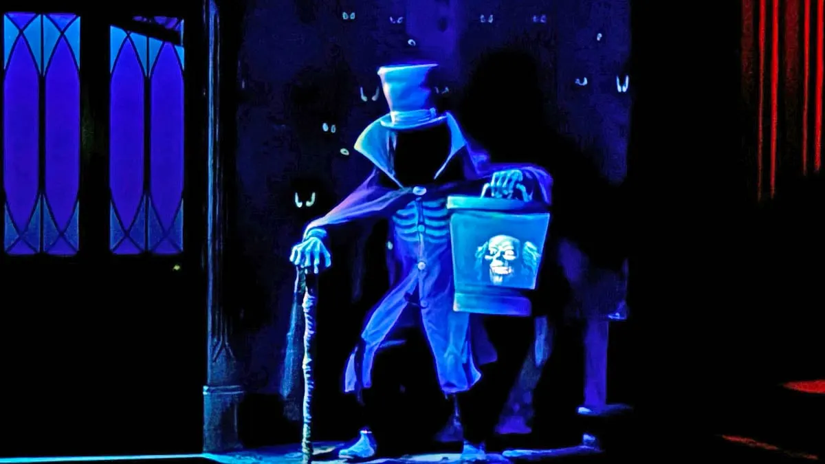 Haunted Mansion Magic Kingdom hatbox ghost attraction