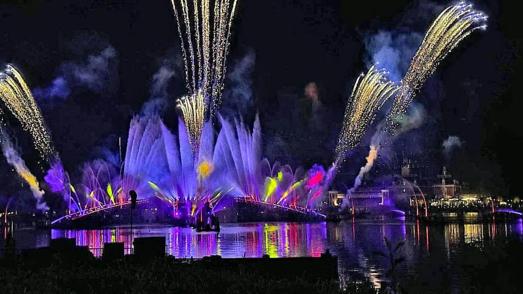 epcot luminous fireworks show