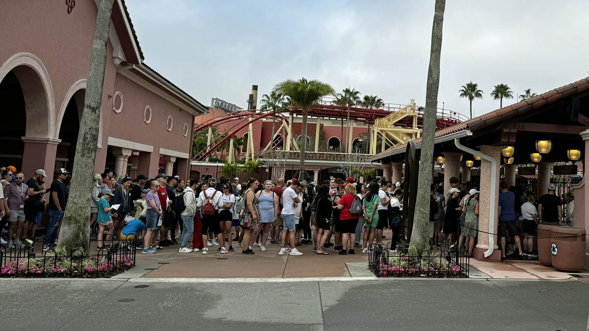 universal rope drop ticket line entrance