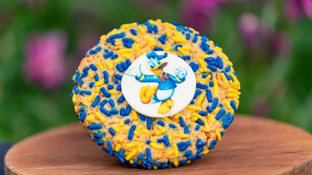 Donald Duck Birthday Cookie