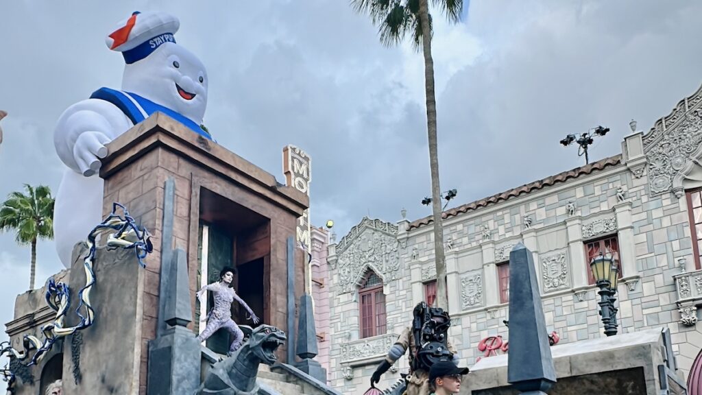 universalmegamovieparadeghostbusters