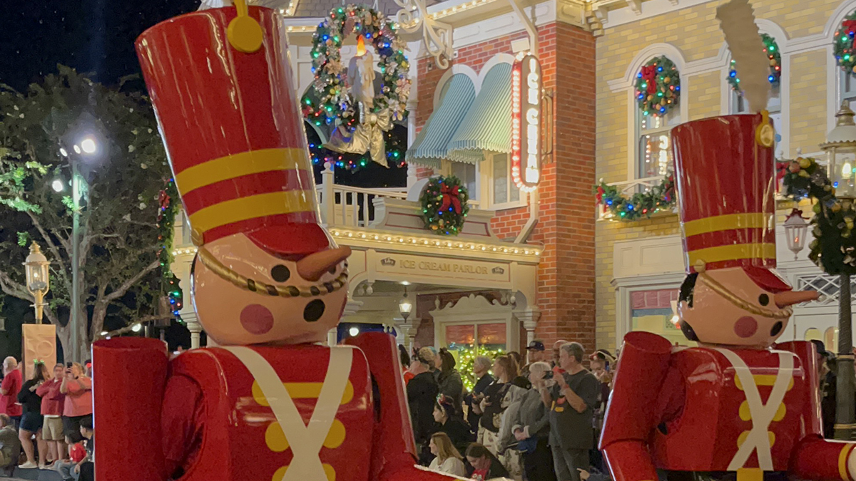 How To Watch the Holiday Parade Without a Party Ticket