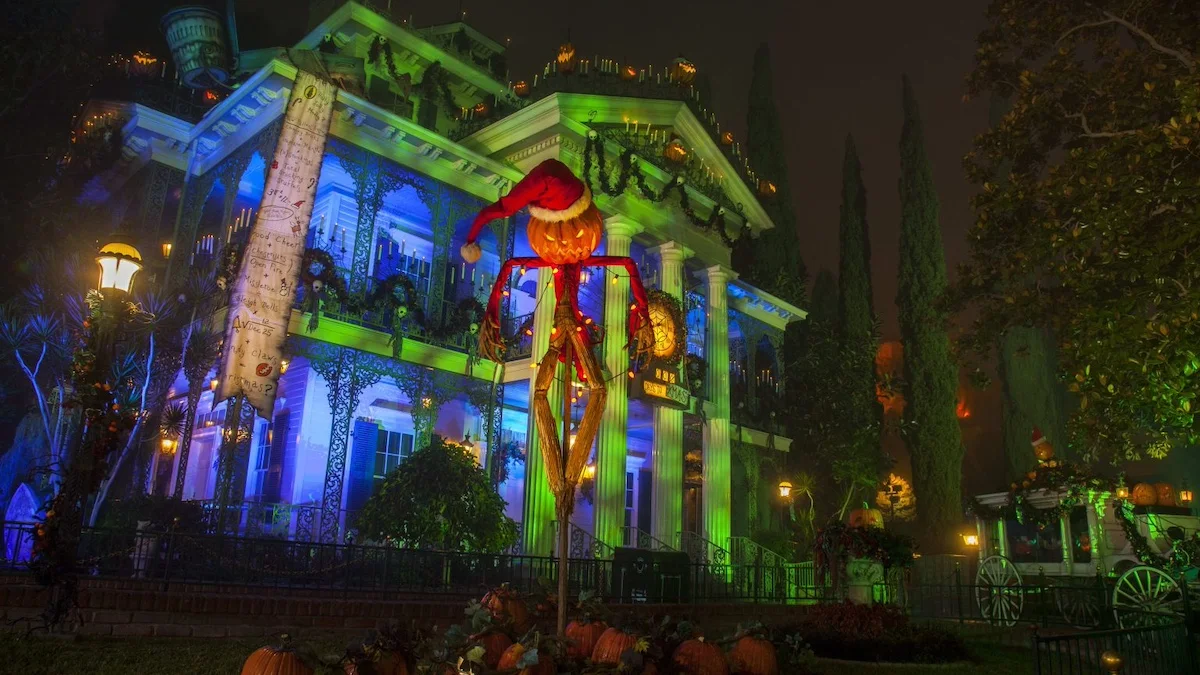 disneylandhauntedmansionholiday