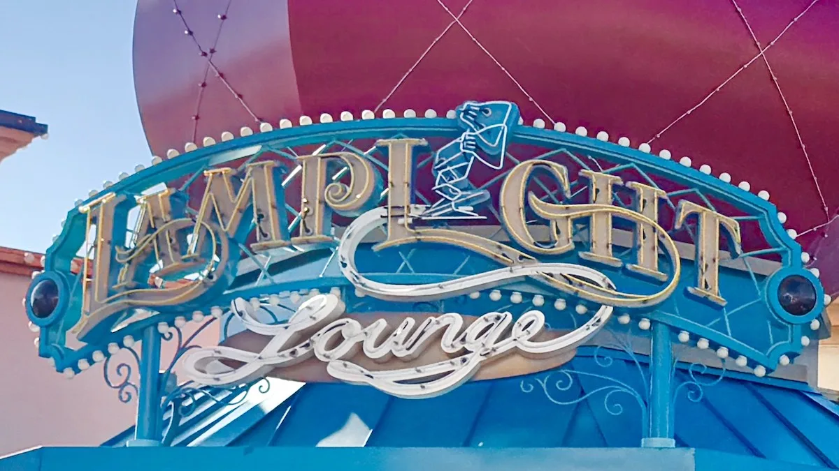 Lamplight Lounge sign