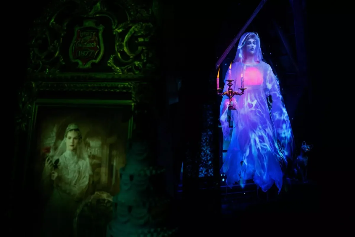 disneyland haunted mansion bride